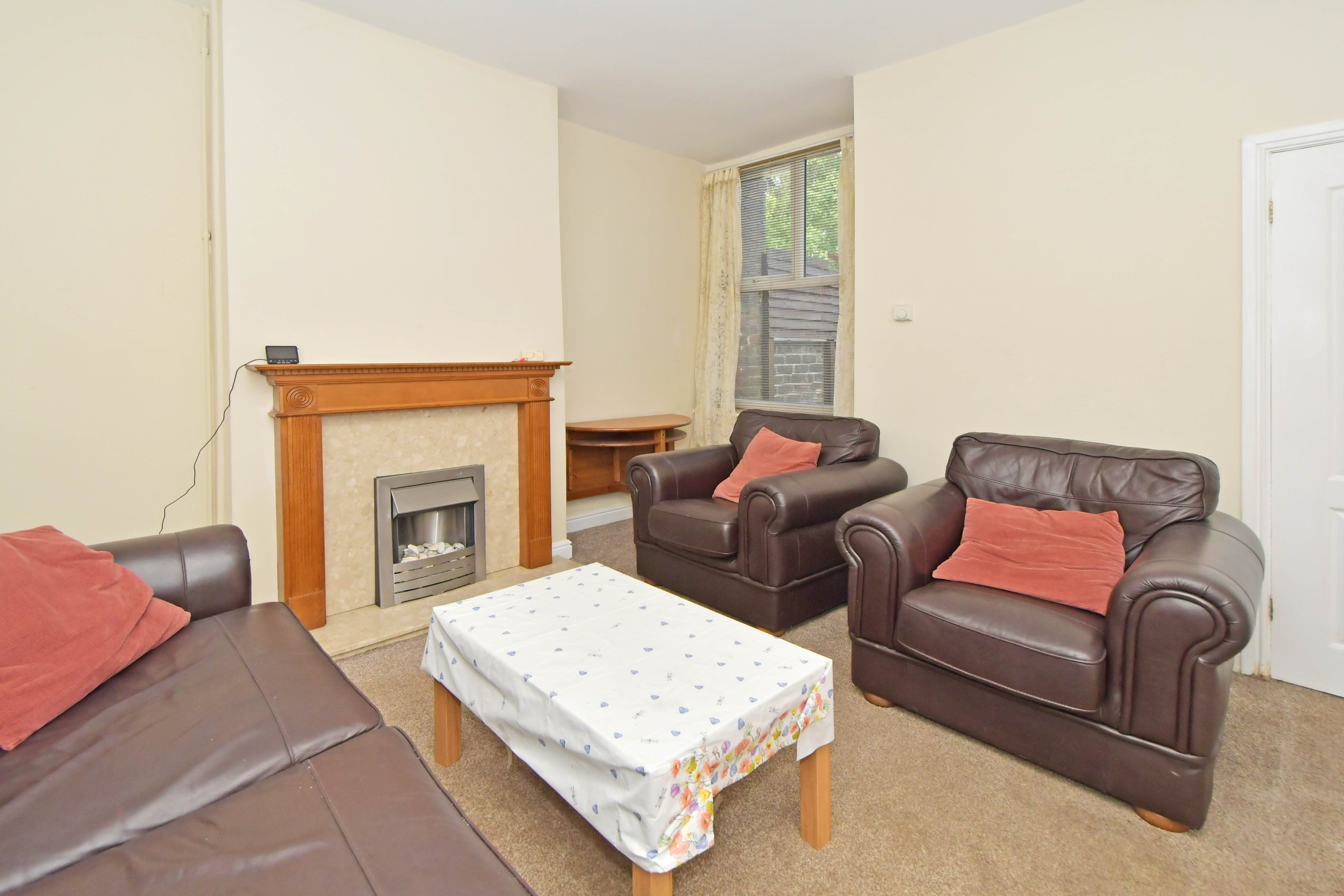 2 bed house to rent in Ashfield New Road, Newcastle under Lyme  - Property Image 4