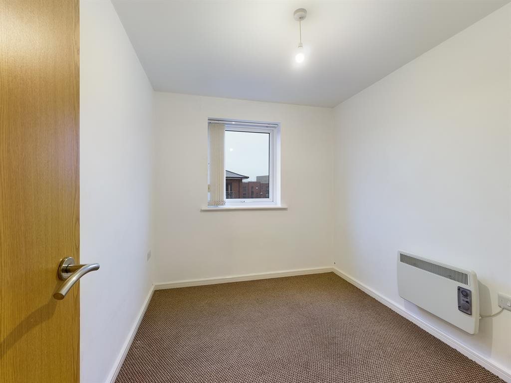 2 bed flat to rent in Hartley Court, Stoke-on-Trent  - Property Image 4