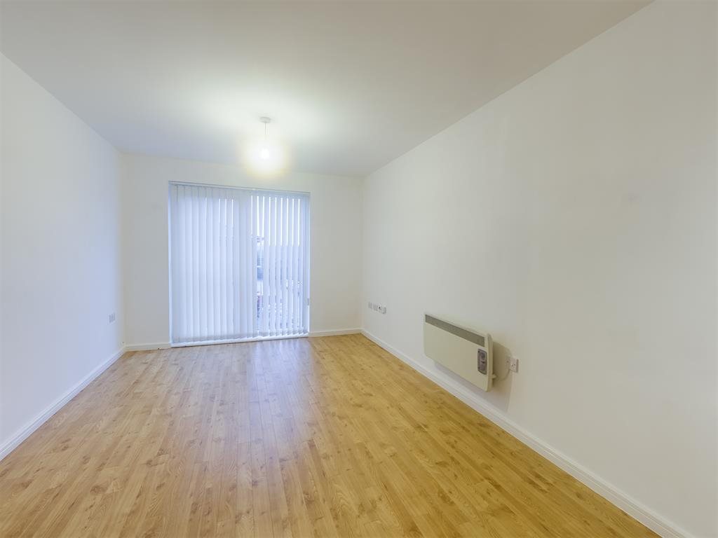 2 bed flat to rent in Hartley Court, Stoke-on-Trent  - Property Image 12