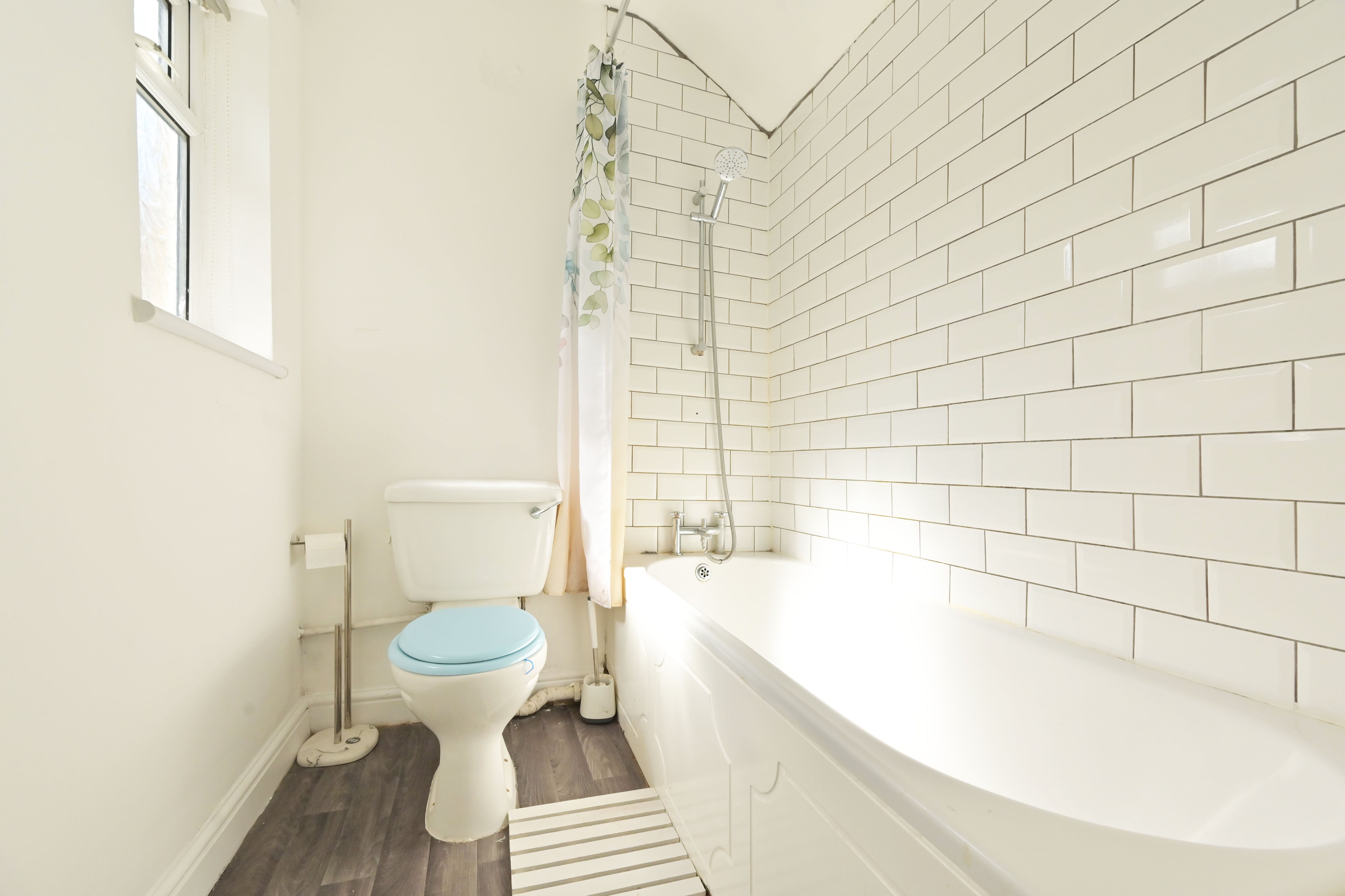 2 bed terraced house to rent in Baskerville  Road, Northwood  - Property Image 12