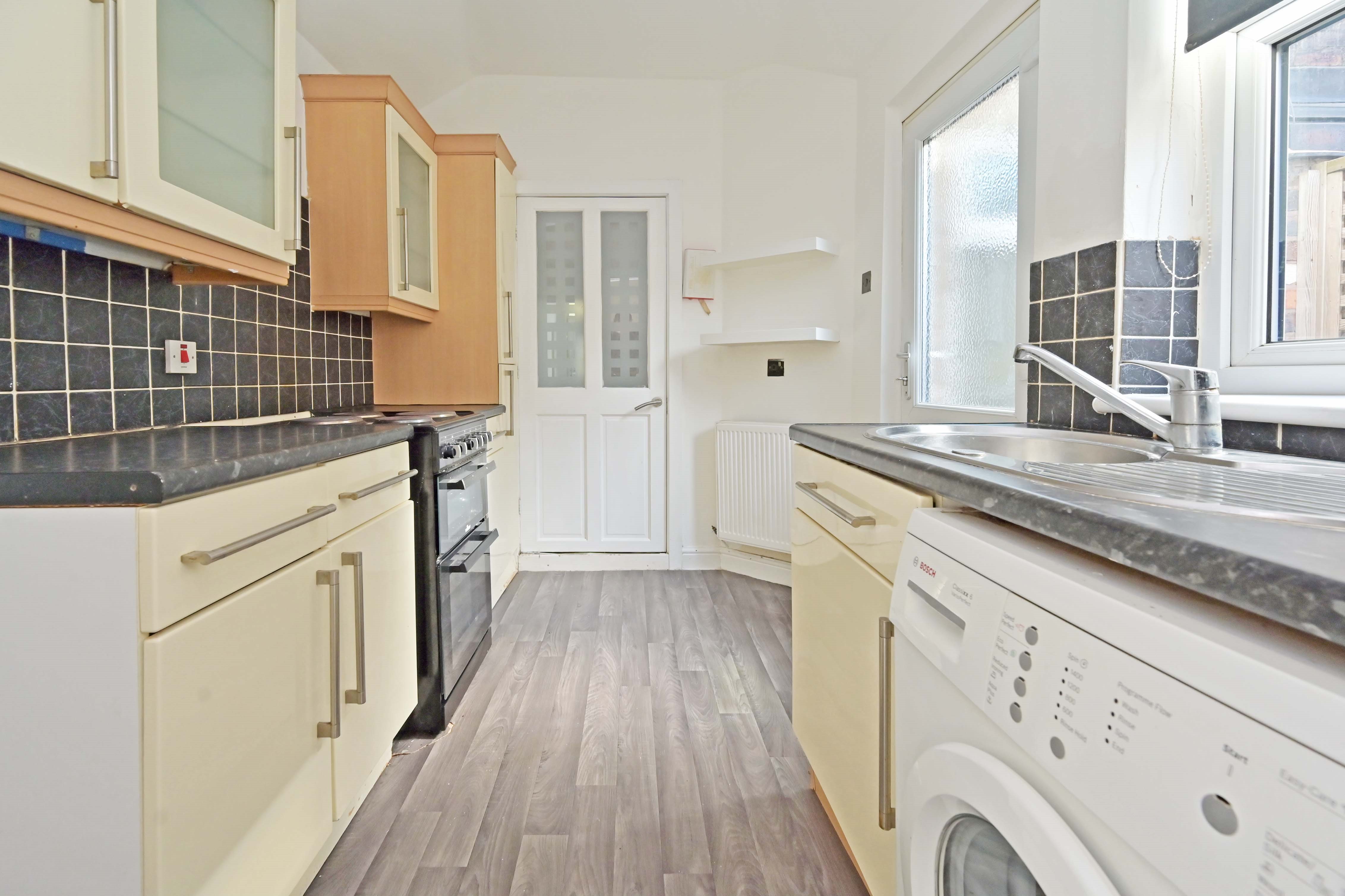 2 bed terraced house to rent in Baskerville  Road, Northwood  - Property Image 2