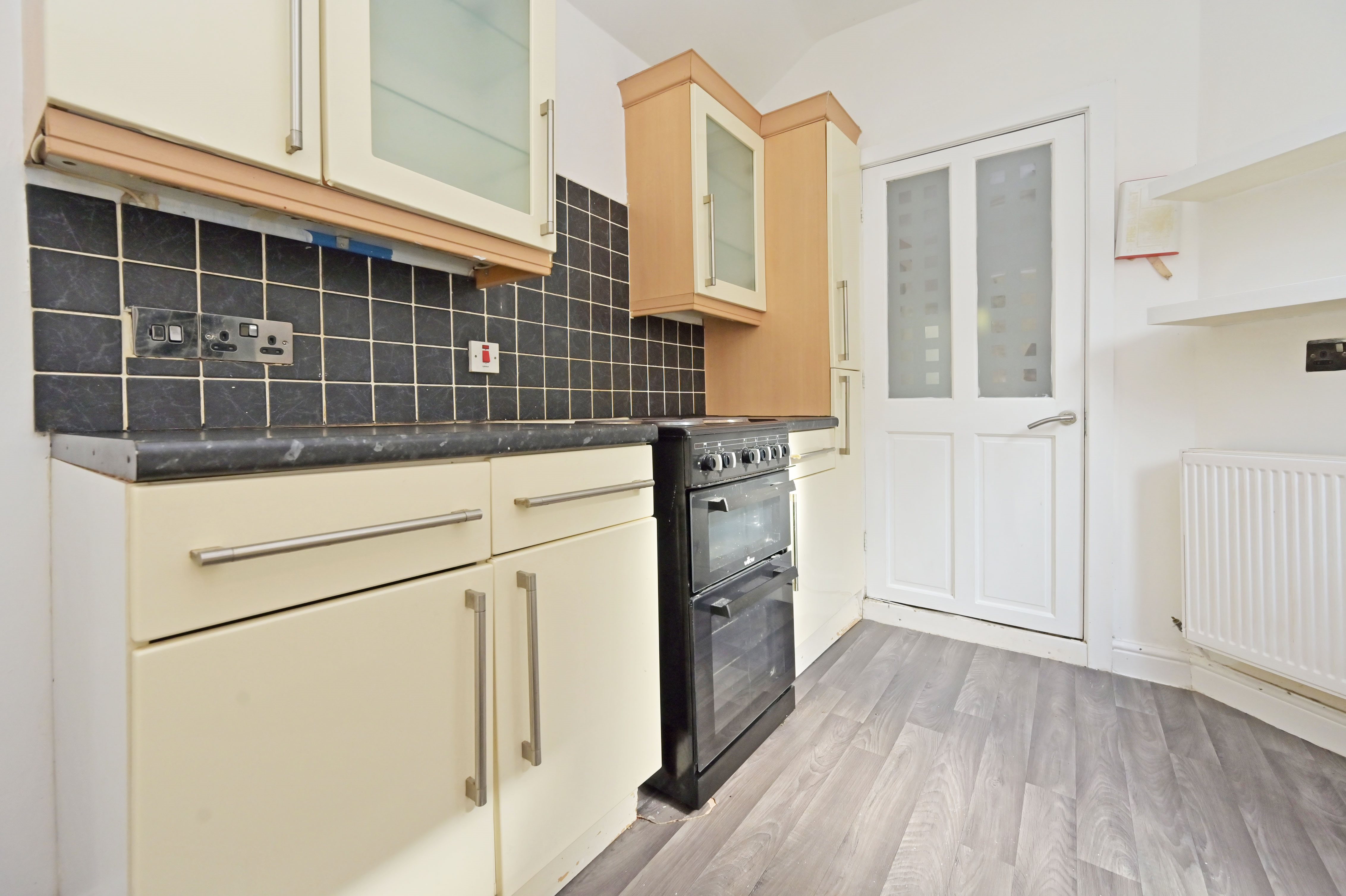 2 bed terraced house to rent in Baskerville  Road, Northwood  - Property Image 3