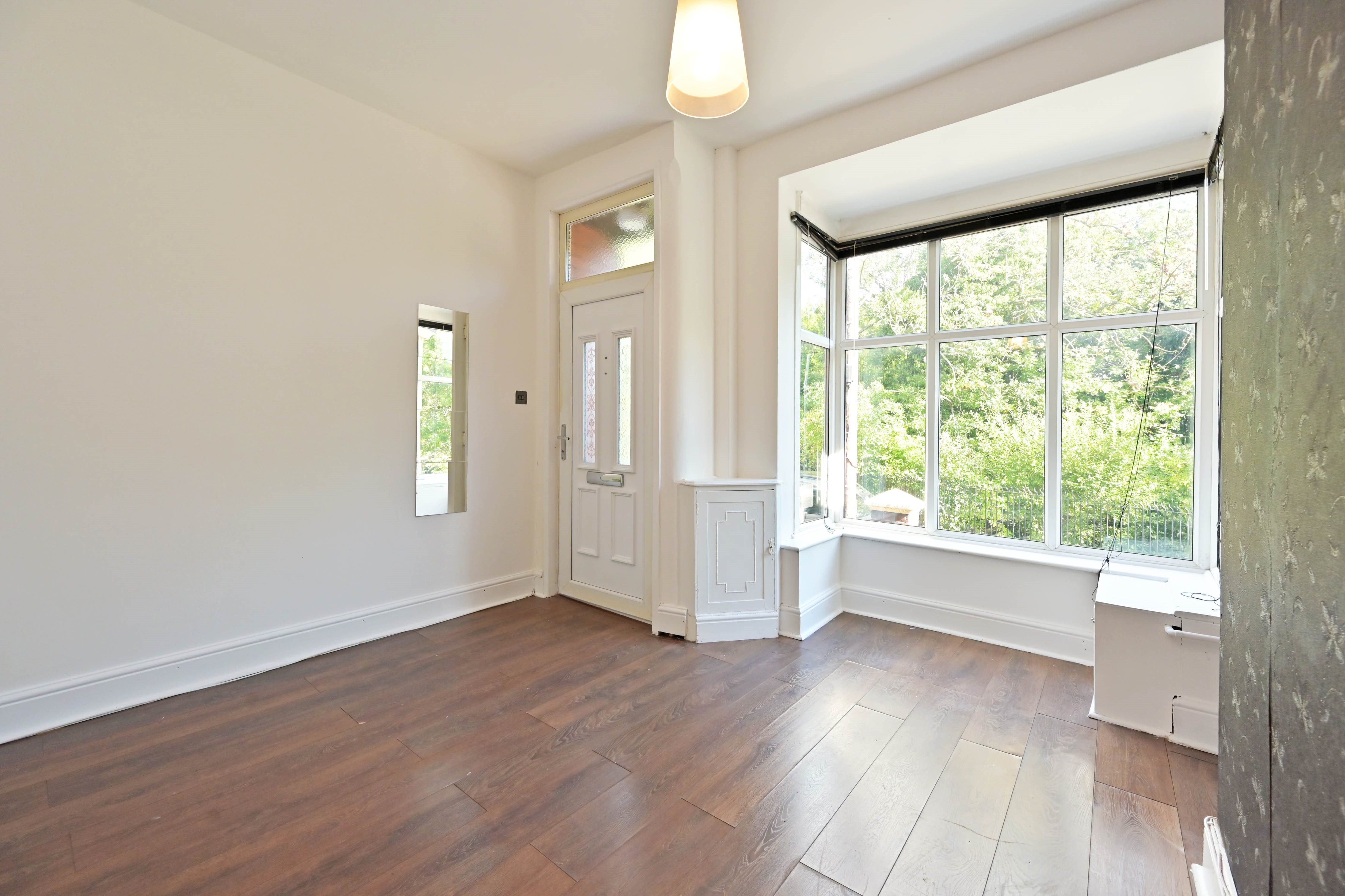 2 bed terraced house to rent in Baskerville  Road, Northwood  - Property Image 10