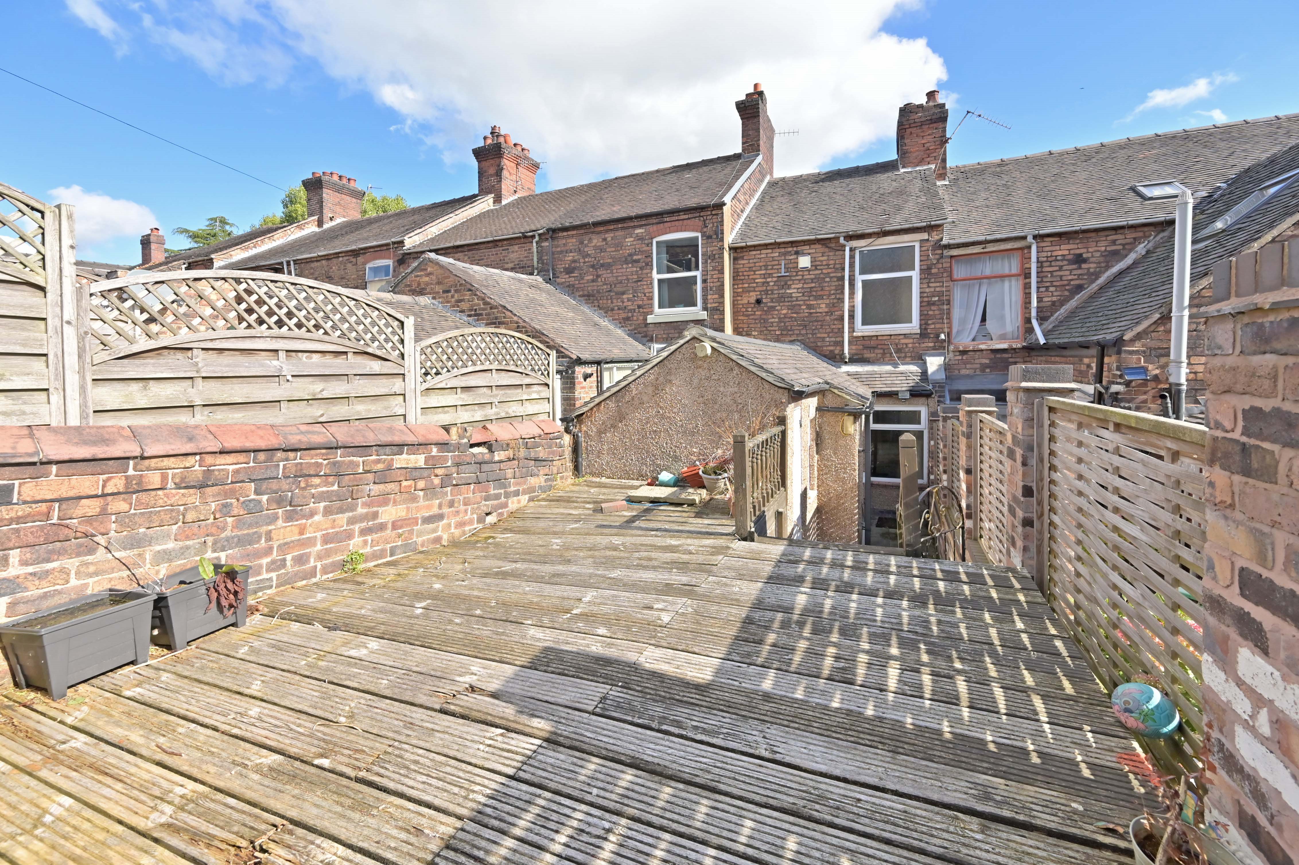 2 bed terraced house to rent in Baskerville  Road, Northwood  - Property Image 19