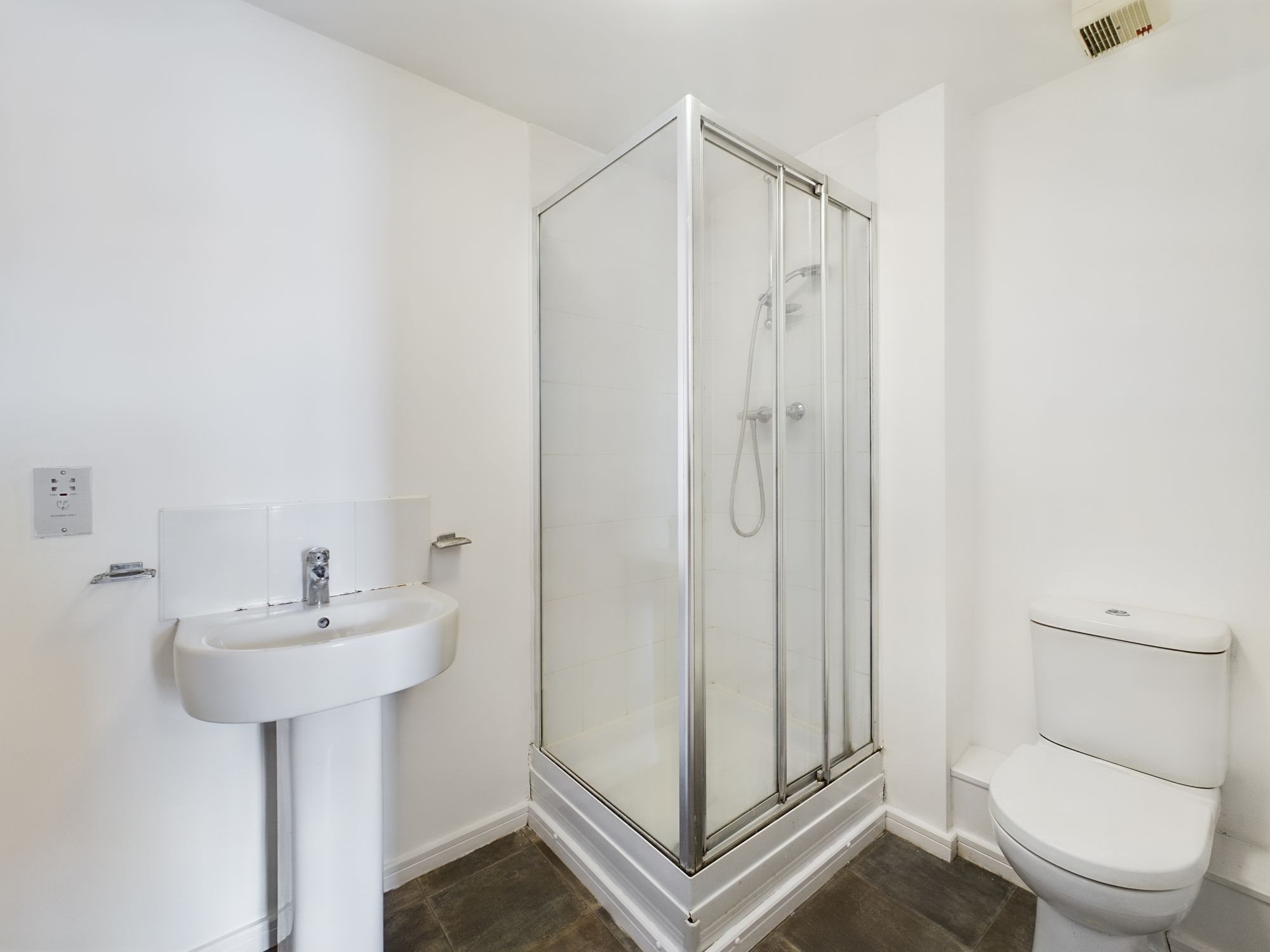 4 bed town house to rent in Sytchmill  Way, Stoke-on-Trent  - Property Image 9