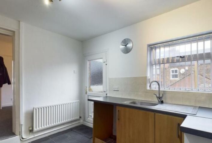 3 bed terraced house to rent in Lord  Street, Stoke-on-Trent  - Property Image 2