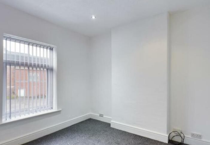 3 bed terraced house to rent in Lord  Street, Stoke-on-Trent  - Property Image 5