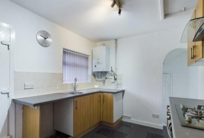 3 bed terraced house to rent in Lord  Street, Stoke-on-Trent  - Property Image 3