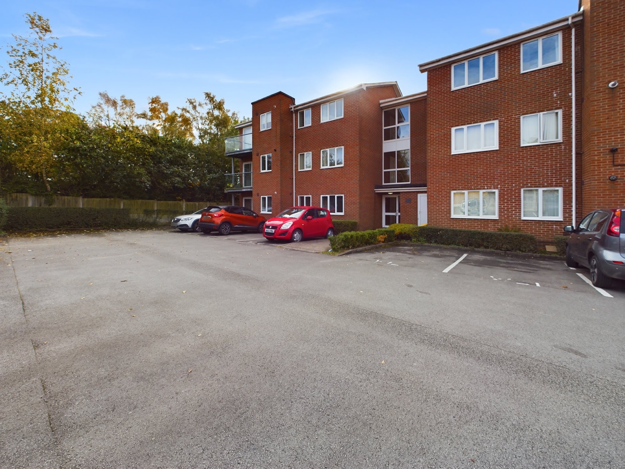 2 bed flat to rent in Windsor  Court, Stoke-on-Trent  - Property Image 1