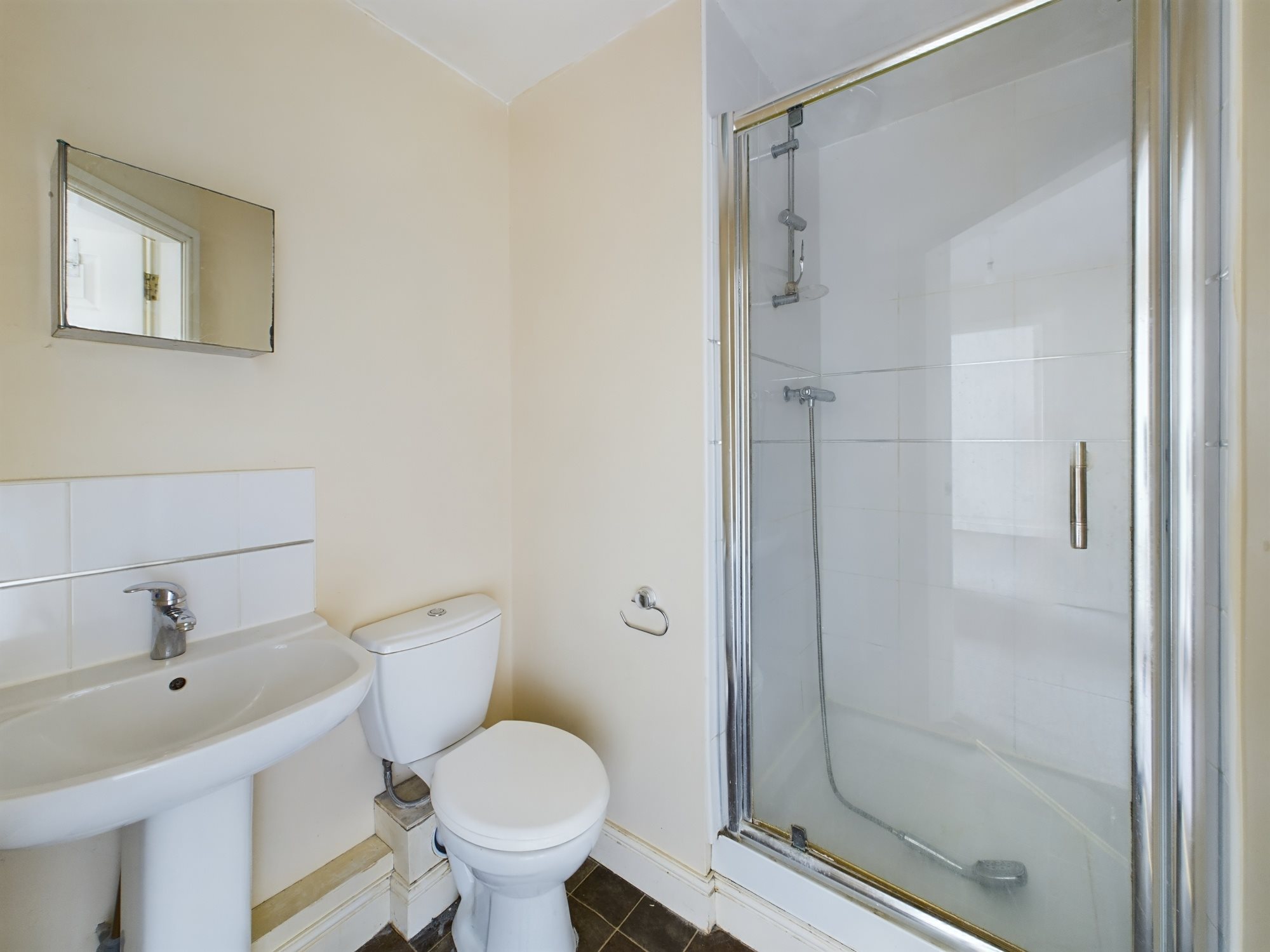 2 bed flat to rent in Windsor  Court, Stoke-on-Trent  - Property Image 9