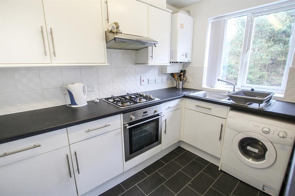 2 bed flat to rent in Wessex  Court, Staffordshire  - Property Image 3