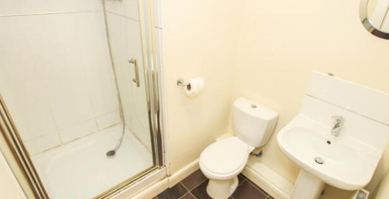 2 bed apartment to rent in Windsor  Court, Stoke-on-Trent  - Property Image 8