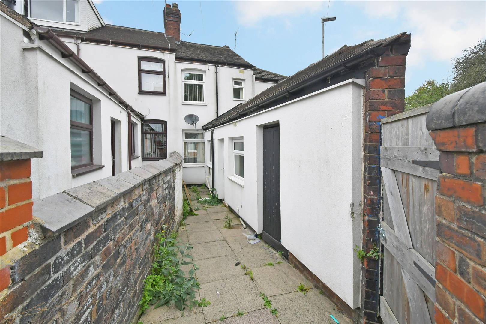 2 bed terraced house to rent in Kirby  Street, Stoke-on-Trent  - Property Image 2