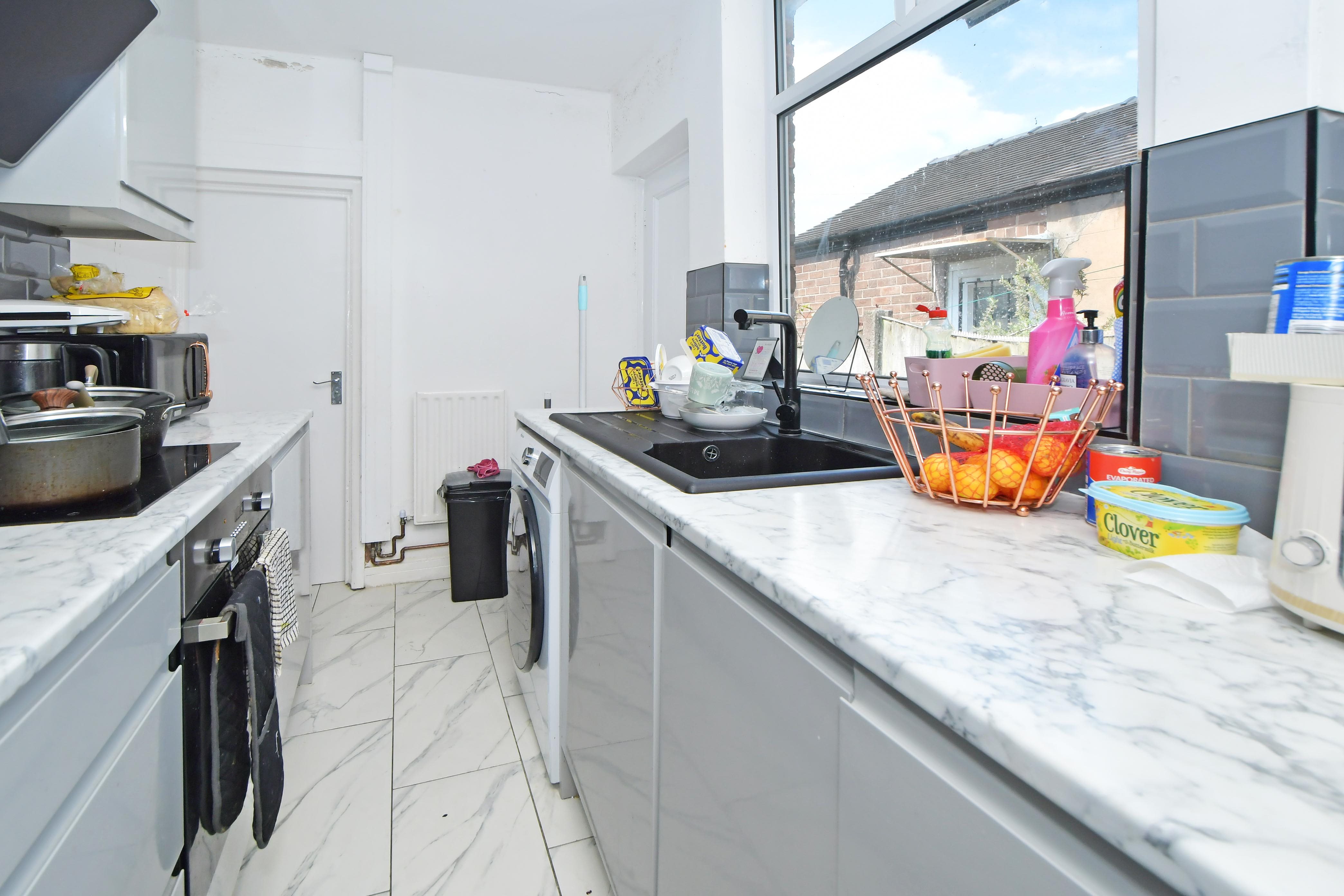 2 bed end of terrace house for sale in Lorne  Street, Burslem  - Property Image 3