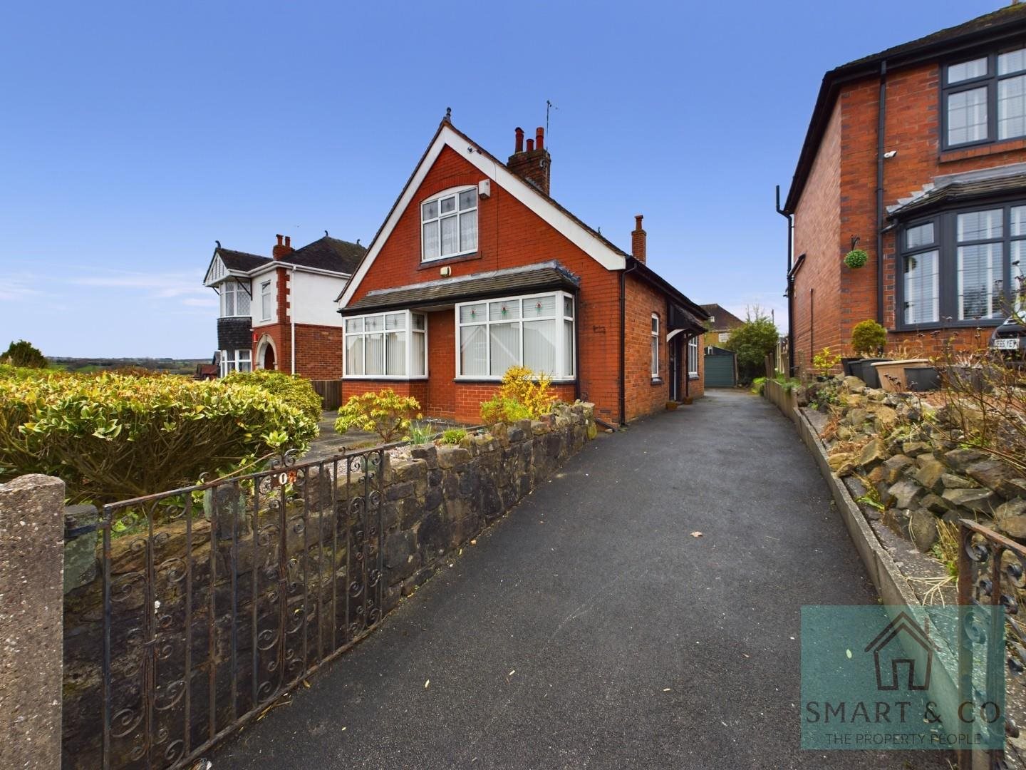 3 bed detached house for sale in Biddulph  Road, Stoke-on-Trent  - Property Image 1