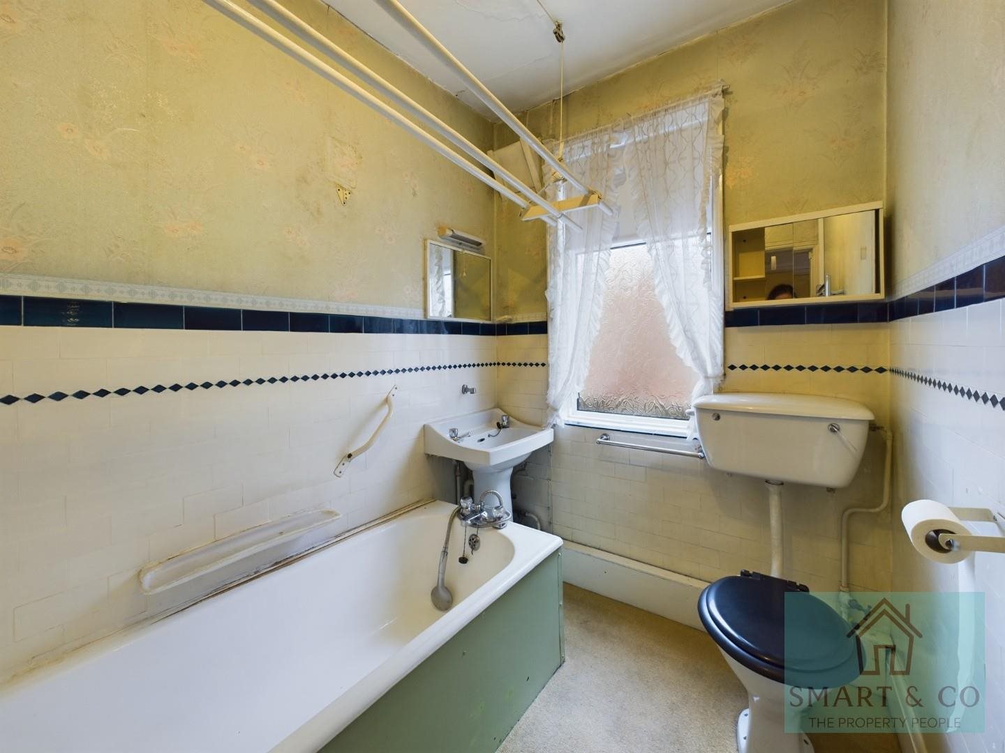 3 bed detached house for sale in Biddulph  Road, Stoke-on-Trent  - Property Image 7