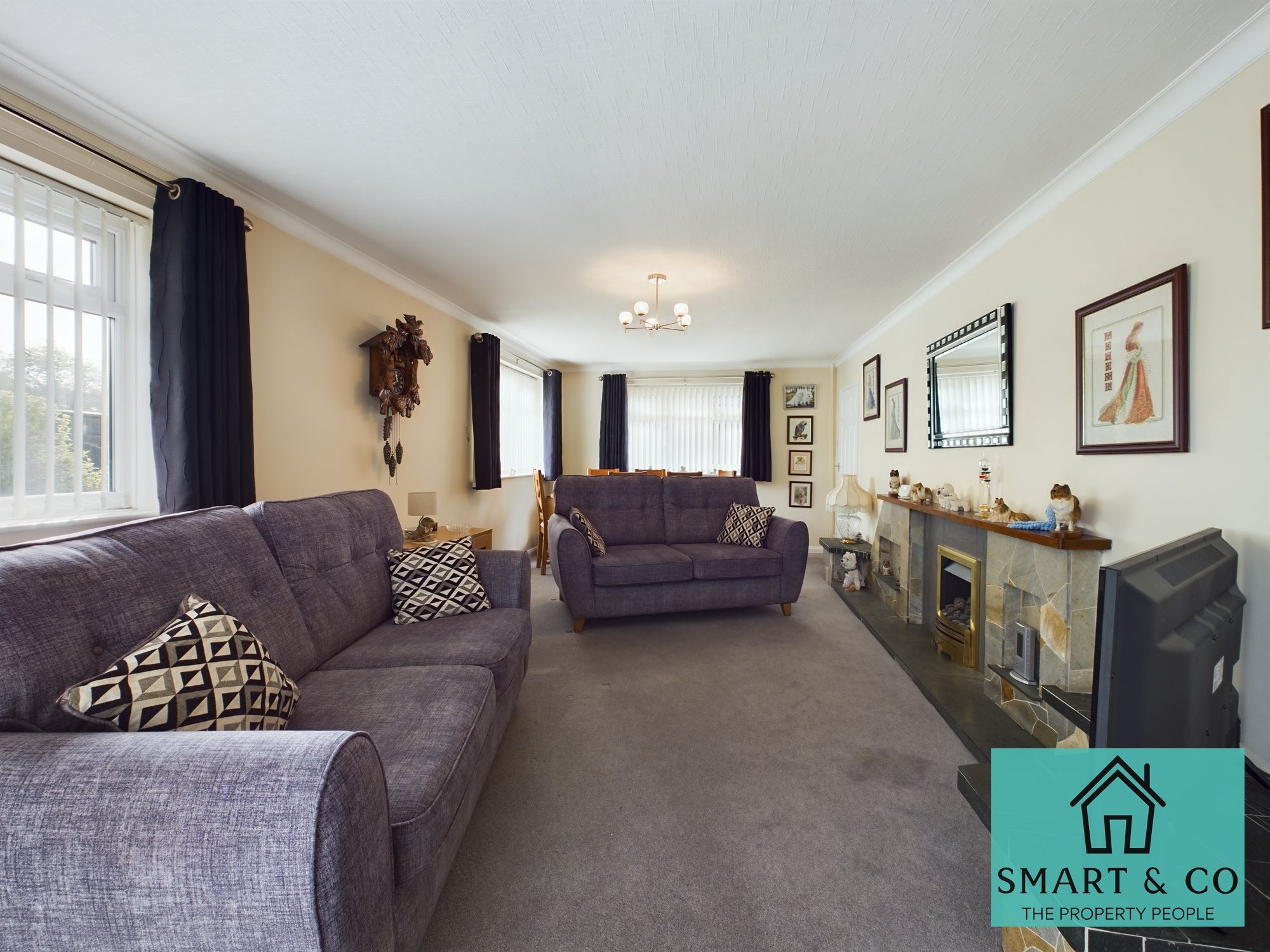 2 bed bungalow for sale in Sandra Close, Burslem  - Property Image 4