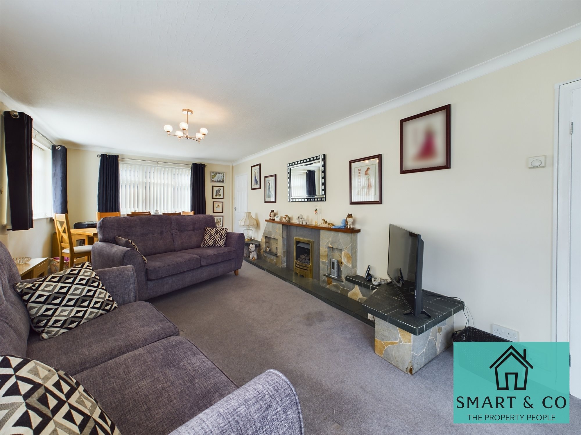 2 bed bungalow for sale in Sandra Close, Burslem  - Property Image 3