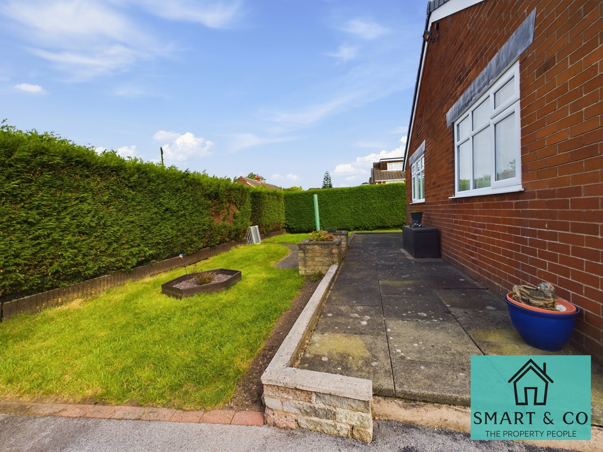 2 bed bungalow for sale in Sandra Close, Burslem  - Property Image 14