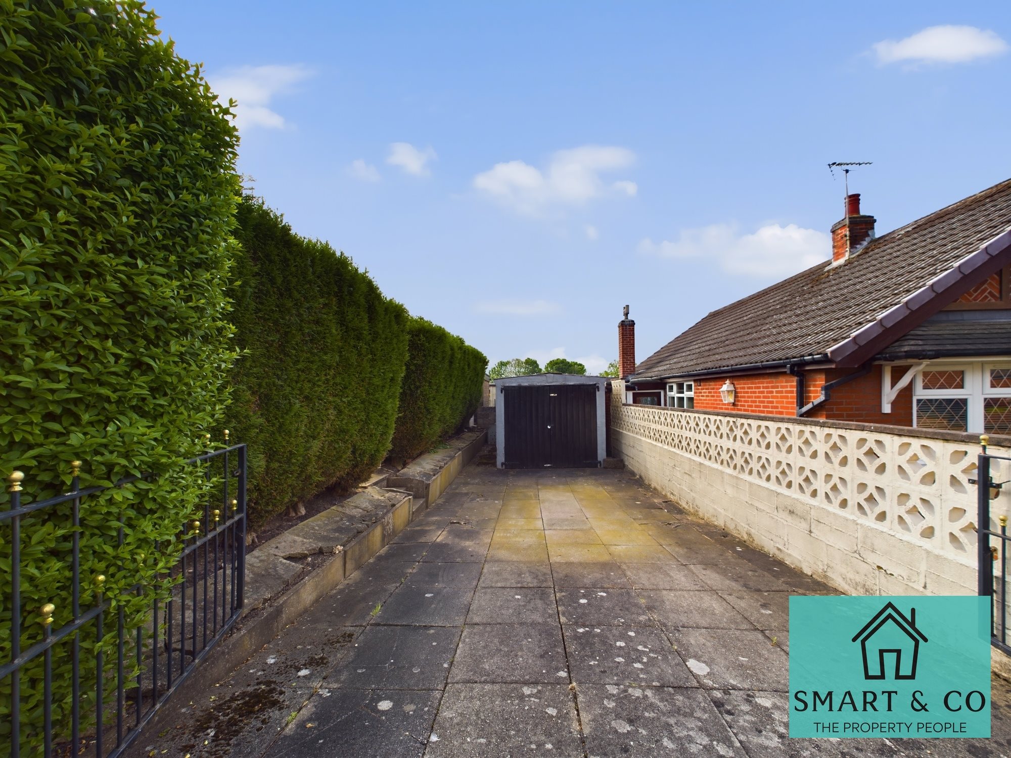 2 bed bungalow for sale in Sandra Close, Burslem  - Property Image 16