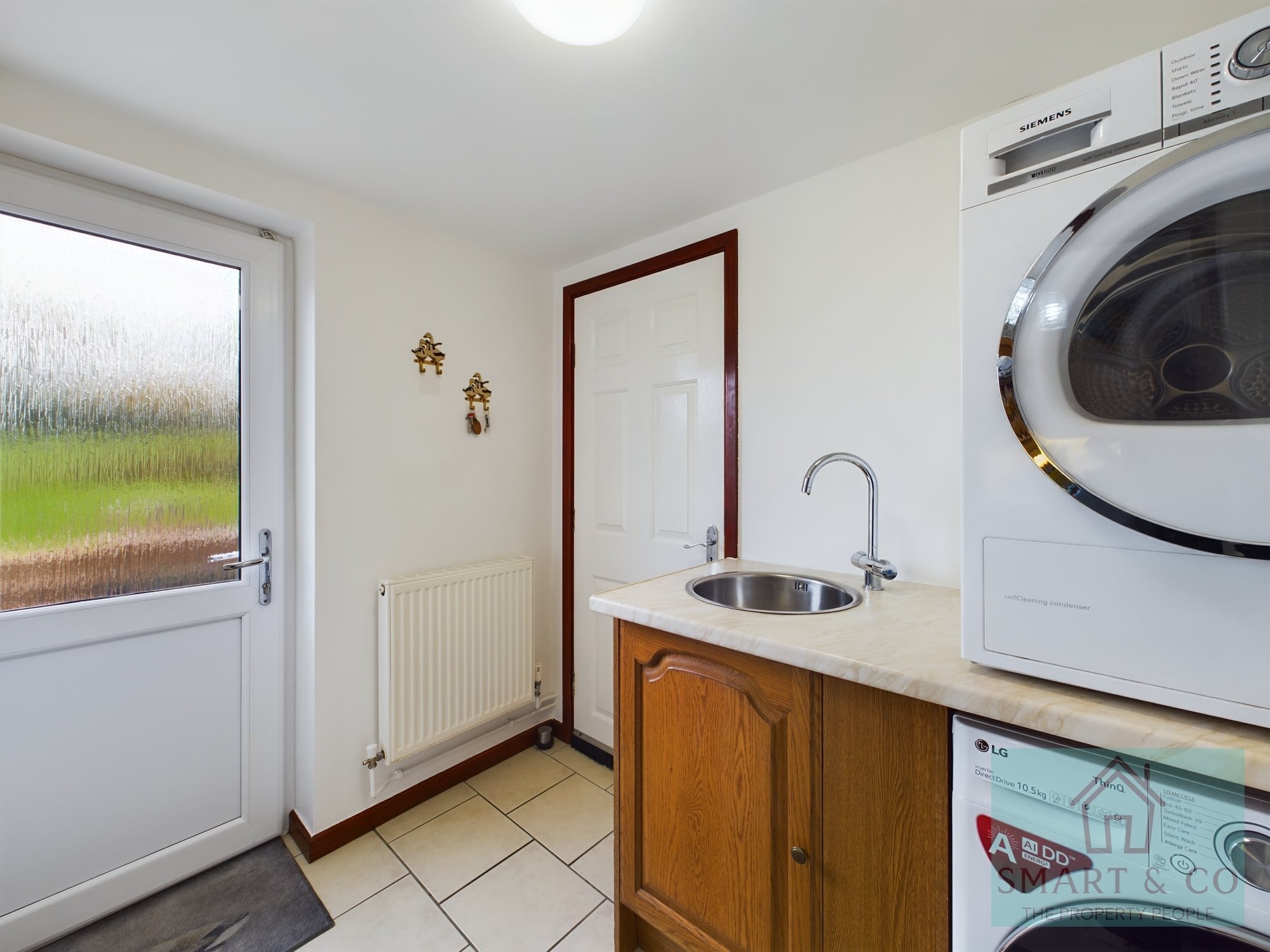 4 bed link detached house for sale in High  View Road, Stoke-on-Trent  - Property Image 8