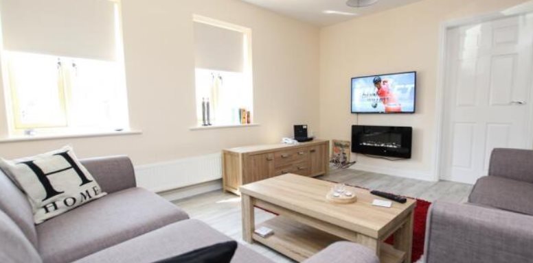 3 bed cottage for sale in Church  Croft, Stoke-on-Trent  - Property Image 2