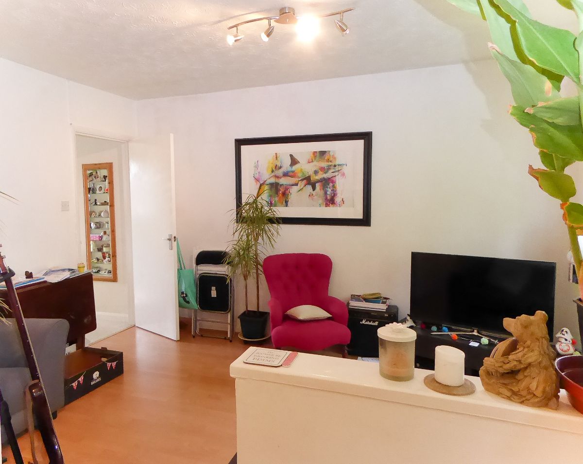 1 bed flat to rent in Maplecroft, Salisbury 5