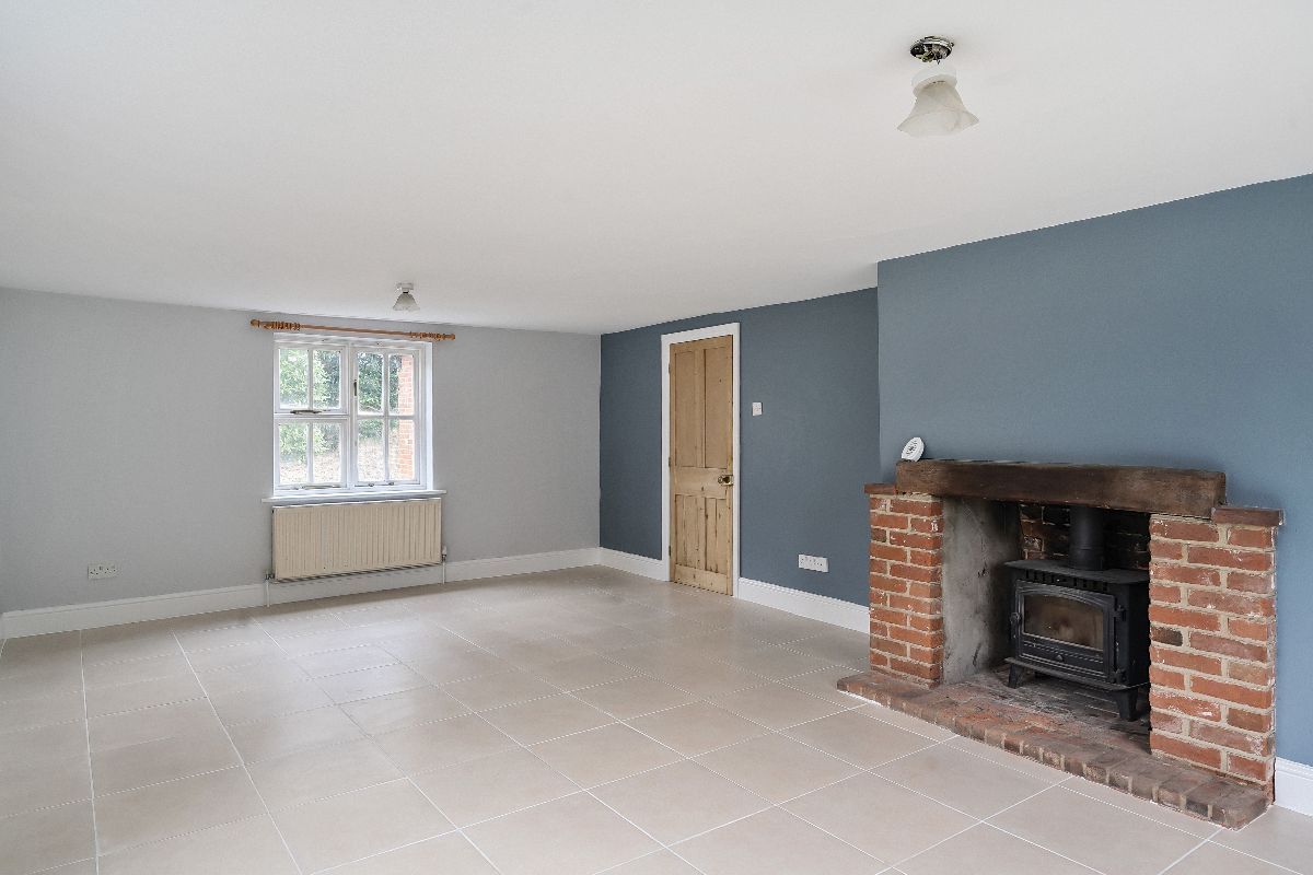 4 bed detached house to rent in West Grimstead, Wiltshire 3