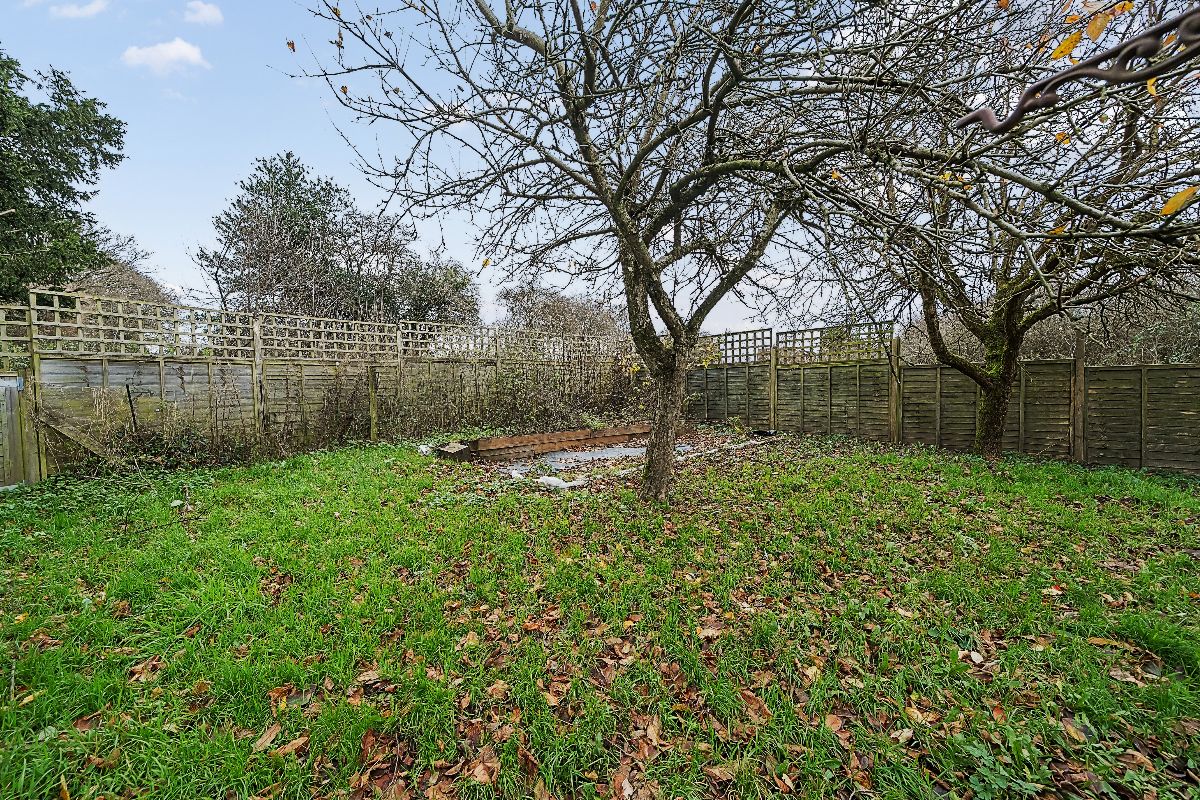 4 bed detached house to rent in West Grimstead, Wiltshire  - Property Image 3