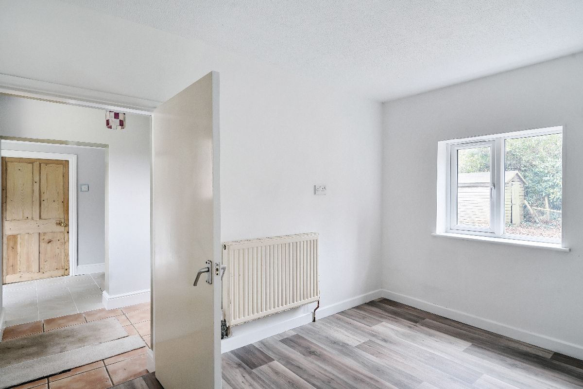 4 bed detached house to rent in West Grimstead, Wiltshire 9