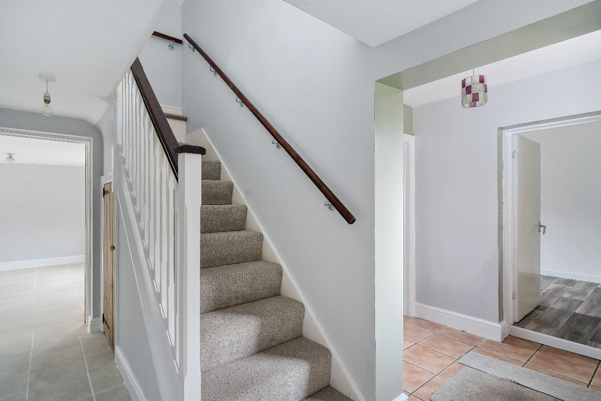 4 bed detached house to rent in West Grimstead, Wiltshire 8