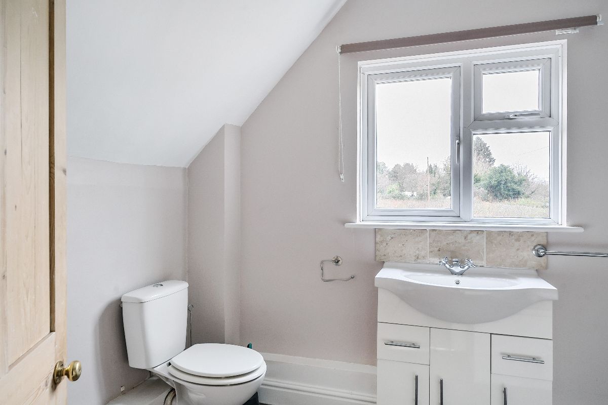 4 bed detached house to rent in West Grimstead, Wiltshire 15