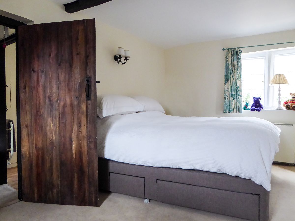 4 bed detached house to rent in Heytesbury, Warminster 13