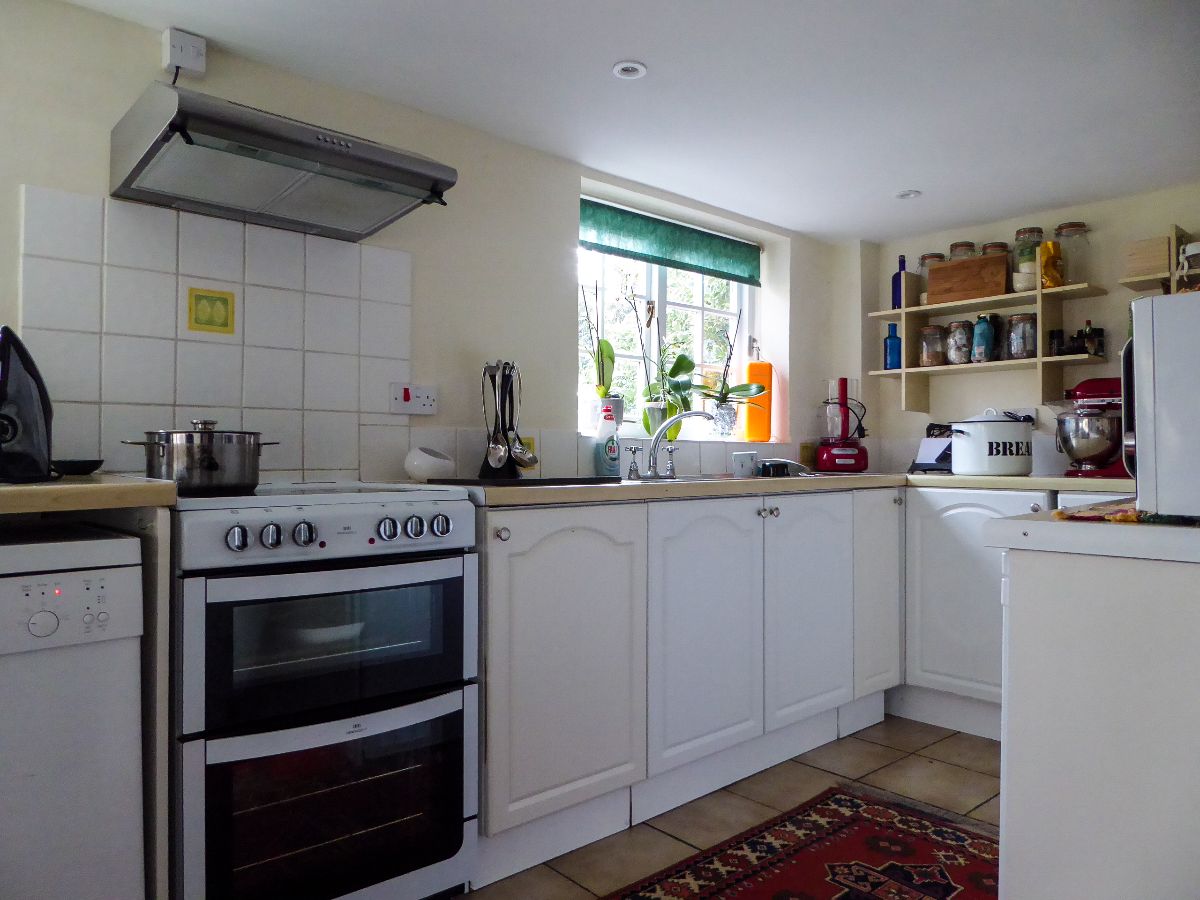 4 bed detached house to rent in Heytesbury, Warminster 7