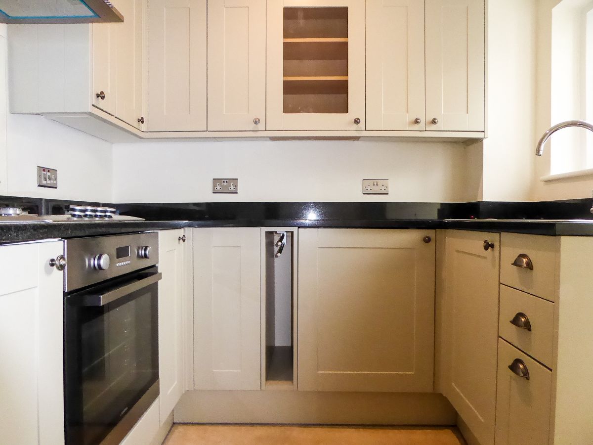 2 bed terraced house to rent in Trinity Street, Salisbury 4