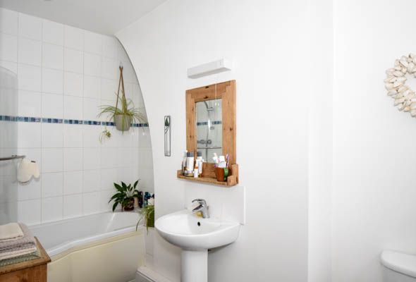 2 bed terraced house to rent in West Street, Salisbury  - Property Image 14
