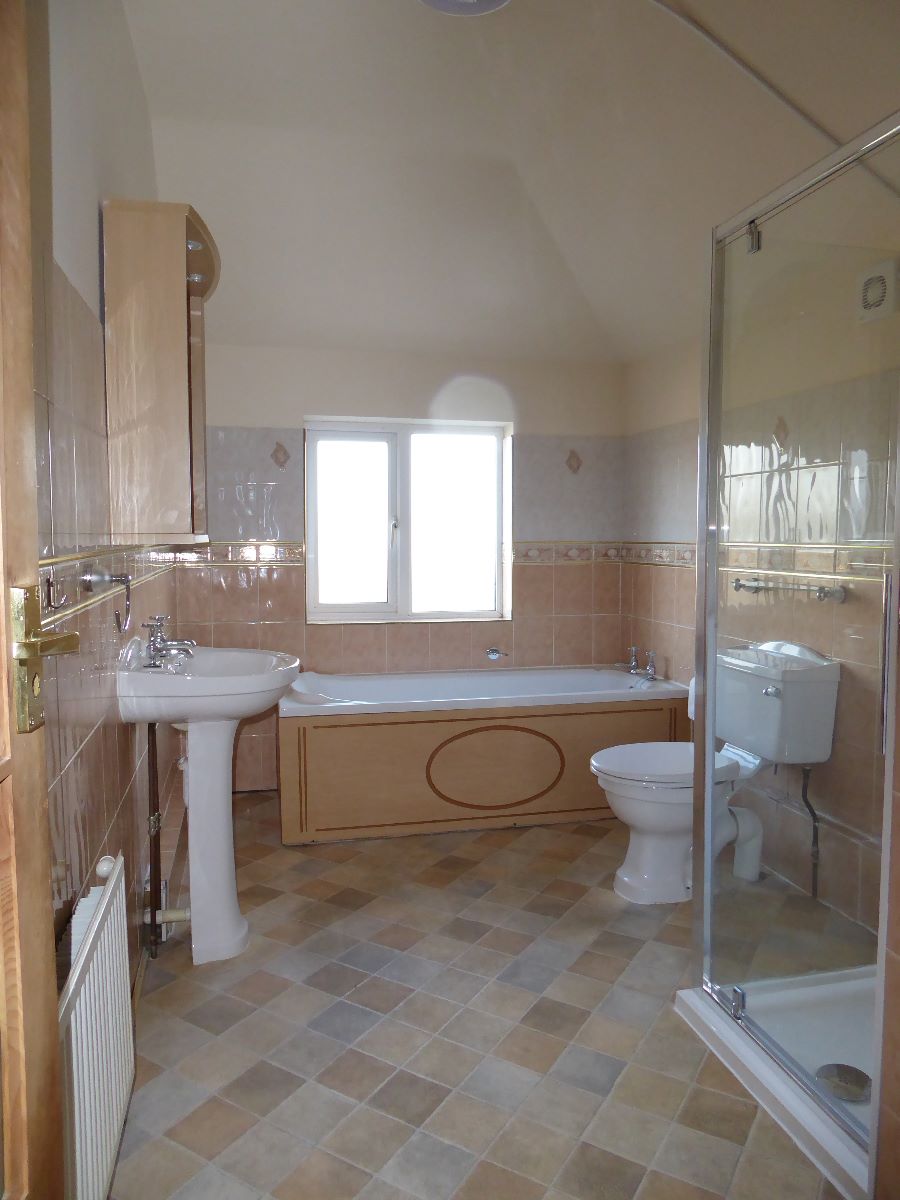 2 bed terraced house to rent in Devizes Road, Salisbury 6