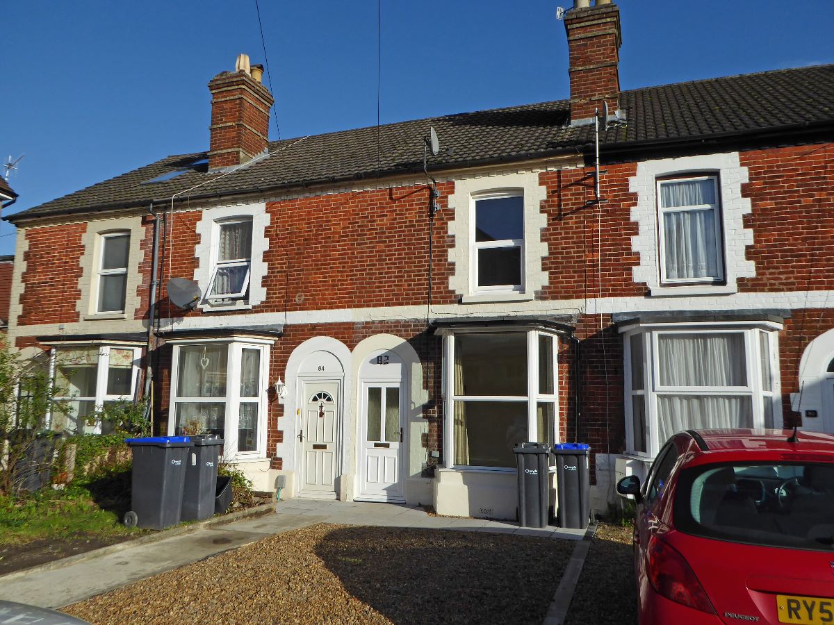 2 bed terraced house to rent in Devizes Road, Salisbury  - Property Image 1