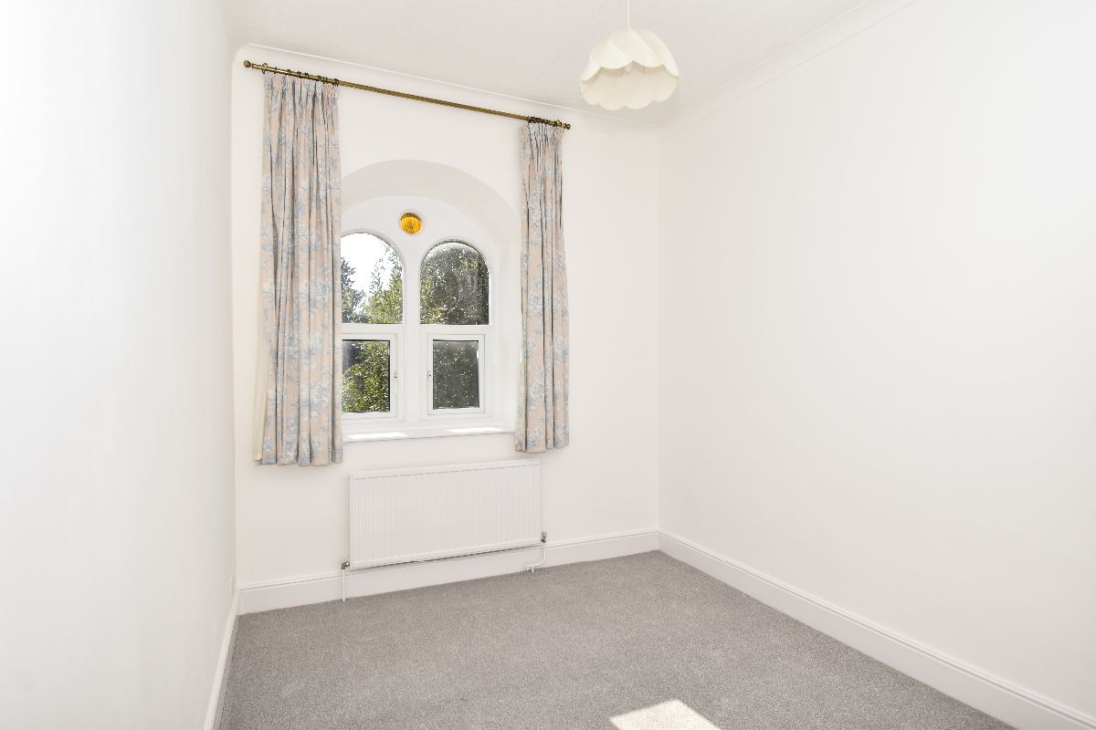 2 bed flat to rent in Crow Lane, Wilton 5