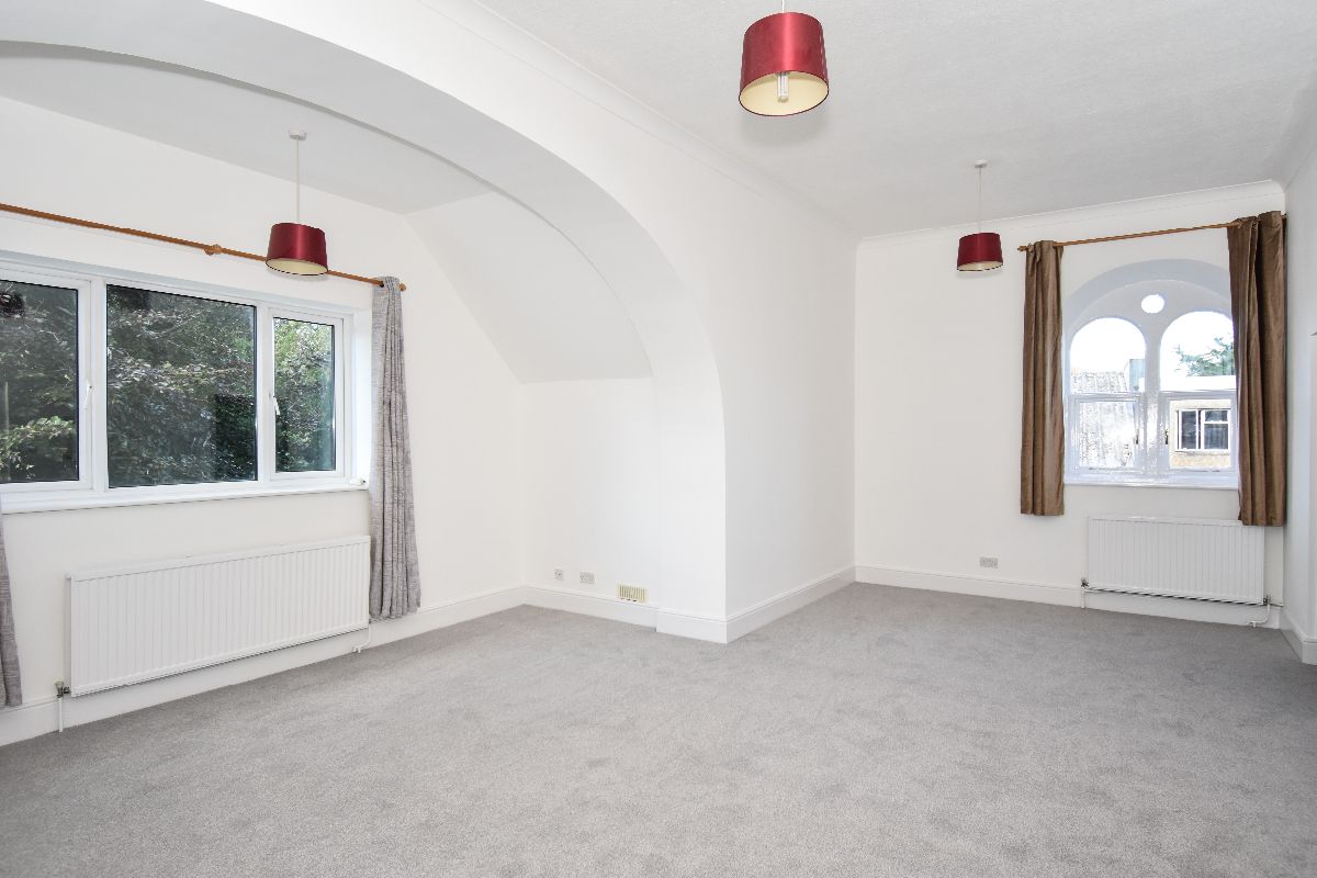2 bed flat to rent in Crow Lane, Wilton 1