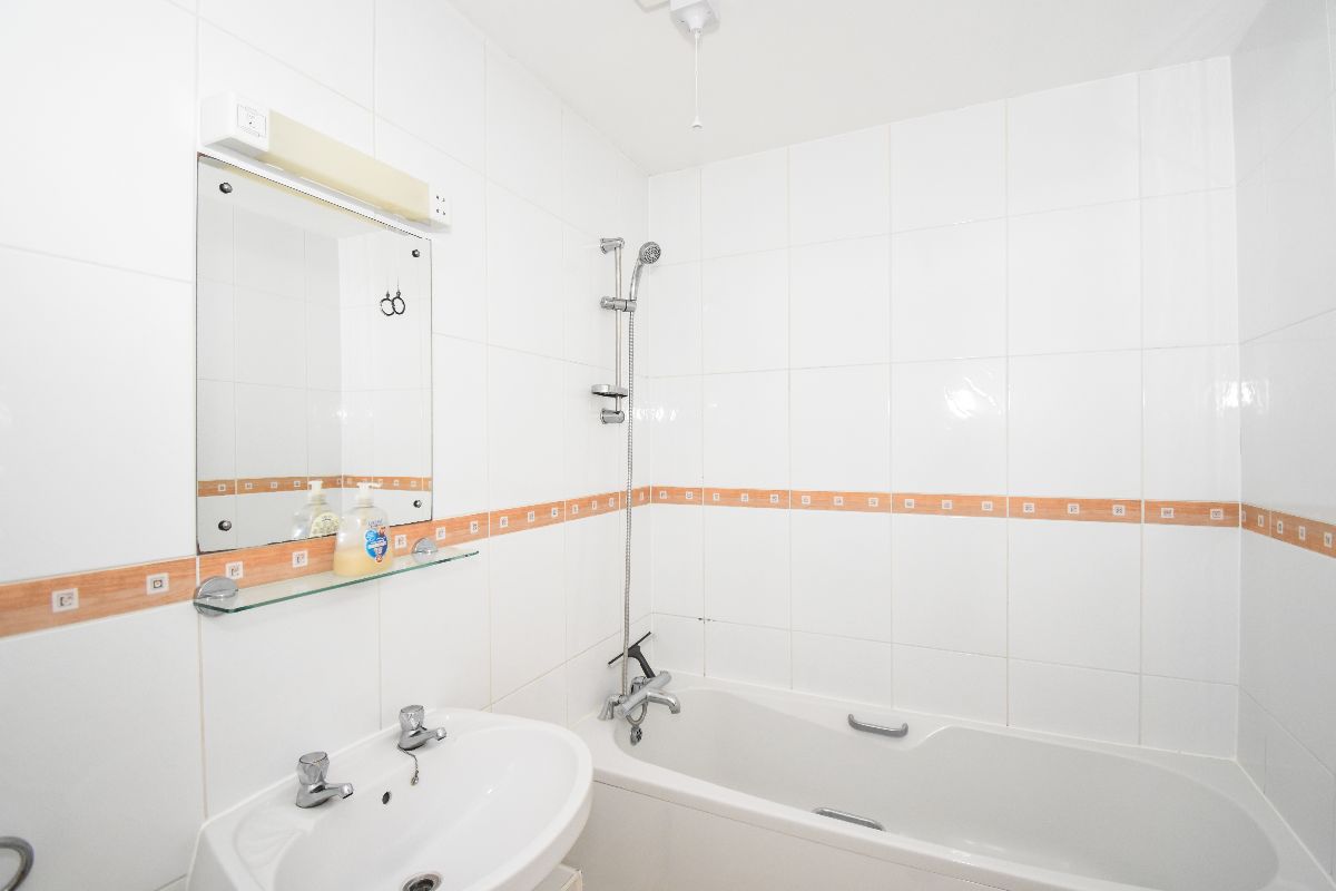 2 bed flat to rent in Pointers Way, Amesbury  - Property Image 8