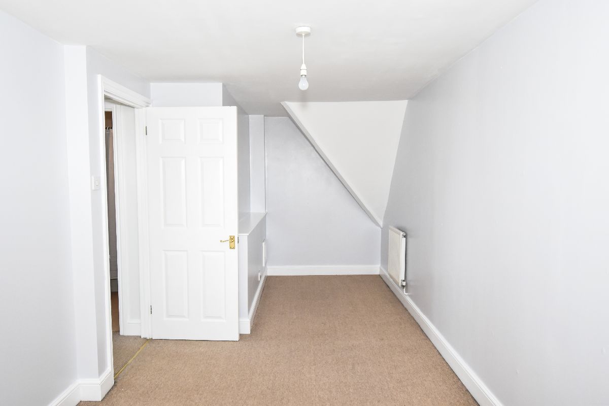 2 bed character property to rent in Wyndham Park, Salisbury 7