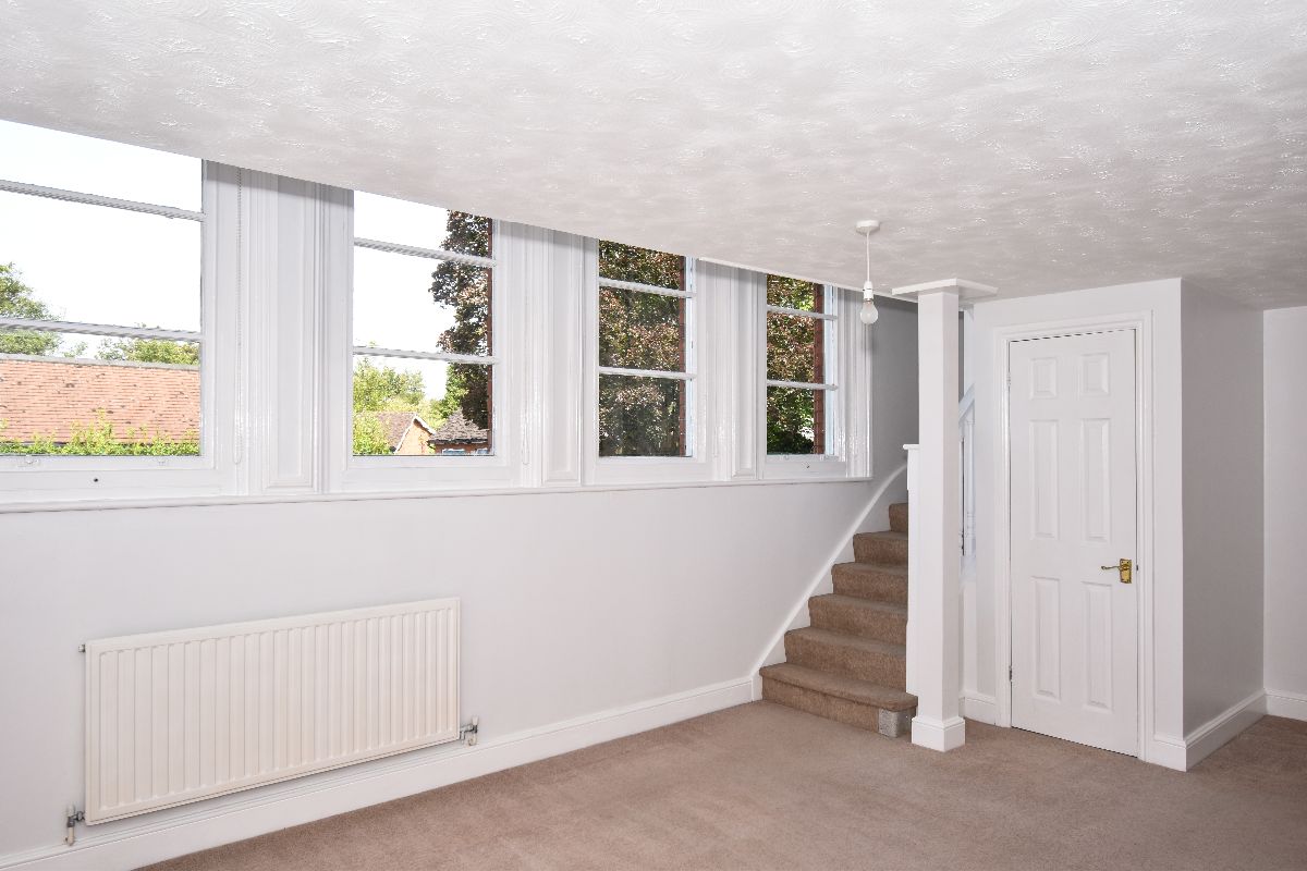 2 bed character property to rent in Wyndham Park, Salisbury 1