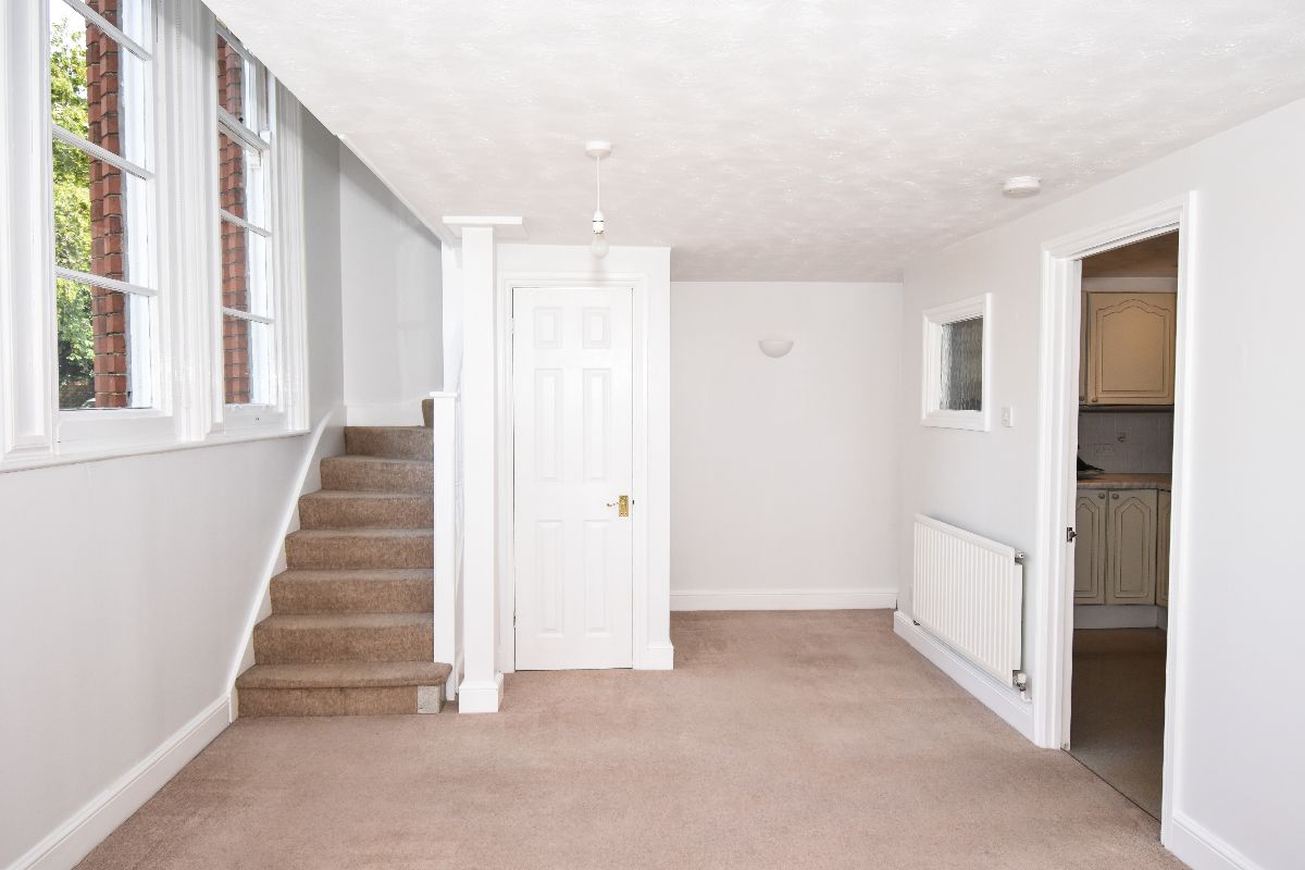 2 bed character property to rent in Wyndham Park, Salisbury 3