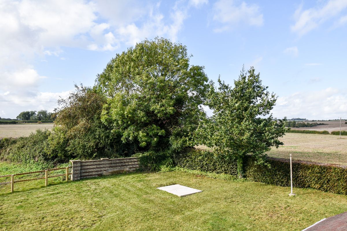 3 bed detached house to rent in Rockbourne, Fordingbridge 11