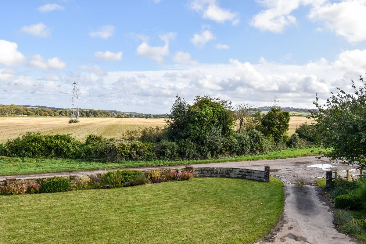 3 bed detached house to rent in Rockbourne, Fordingbridge  - Property Image 2