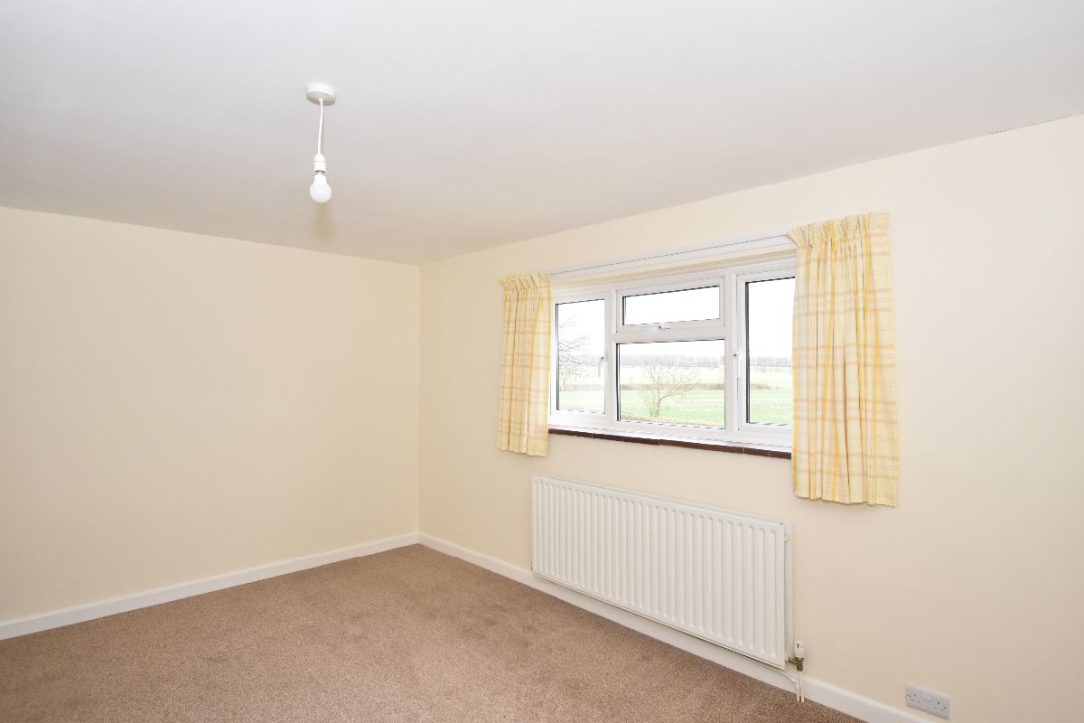 3 bed detached house to rent in Rockbourne, Fordingbridge 5