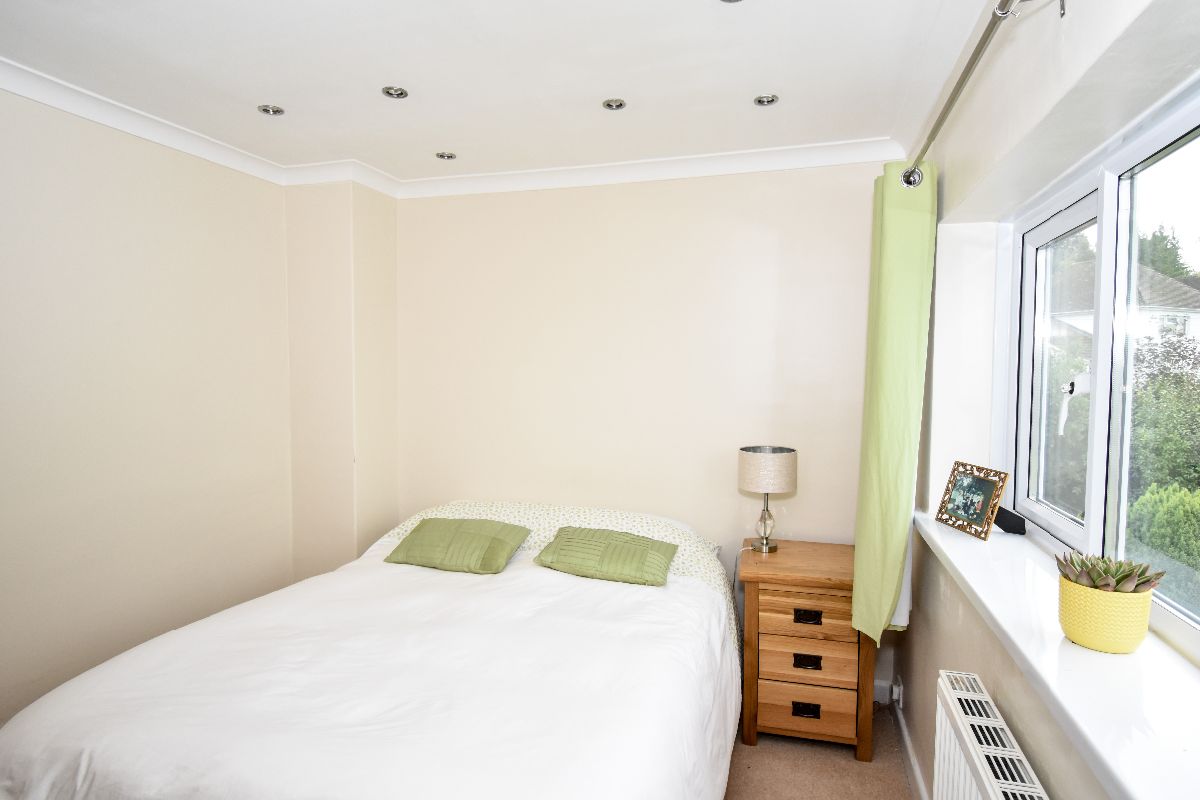 3 bed detached house to rent in Potters Way, Salisbury 7