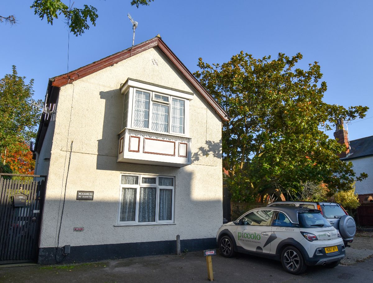 2 bed flat to rent in Belle Vue Road, Salisbury  - Property Image 1