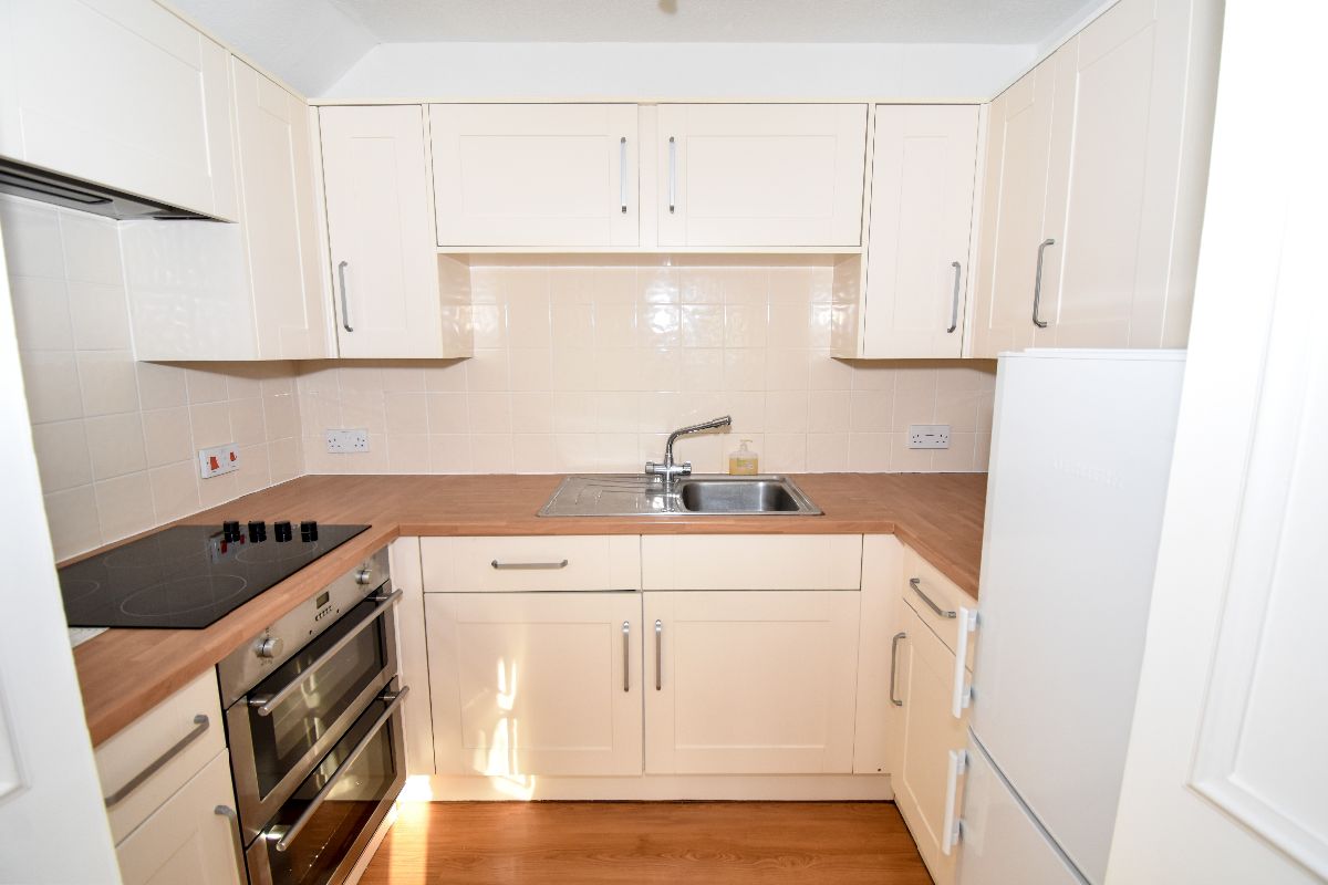 2 bed flat to rent in Belle Vue Road, Salisbury 4
